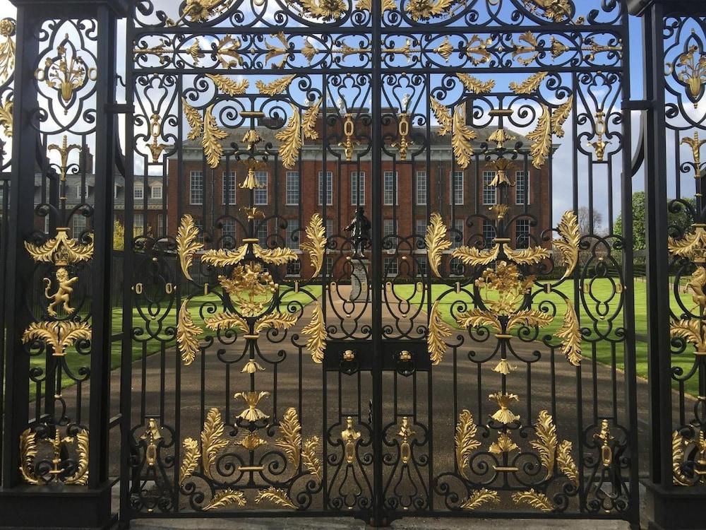 Beverley City London Eksteriør billede